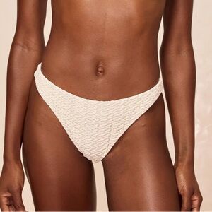 NWT Monday Swimwear TAMARAMA BOTTOM - IVORY CROCHET - size M